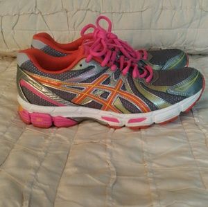 Ladies asics tennis shoes